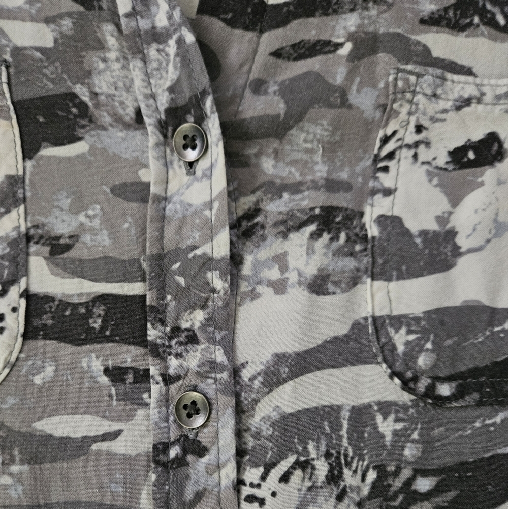 Rock & Republic Camouflage Button-Up Shirt Size L - Picture 4 of 6